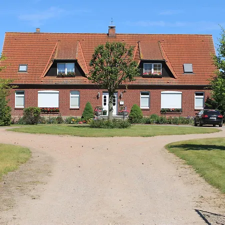 Cozy Guest On Mecklenburg Farm With Garden * Robertsdorf