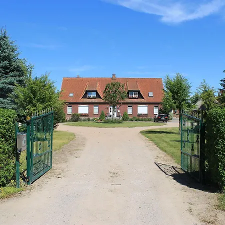 Cozy Guest On Mecklenburg Farm With Garden Holiday home *