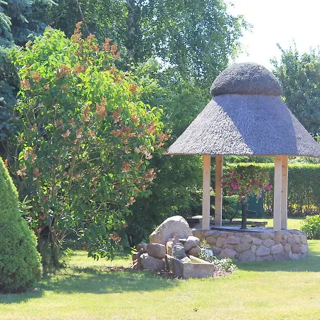 Holiday home Cozy Guest On Mecklenburg Farm With Garden Robertsdorf